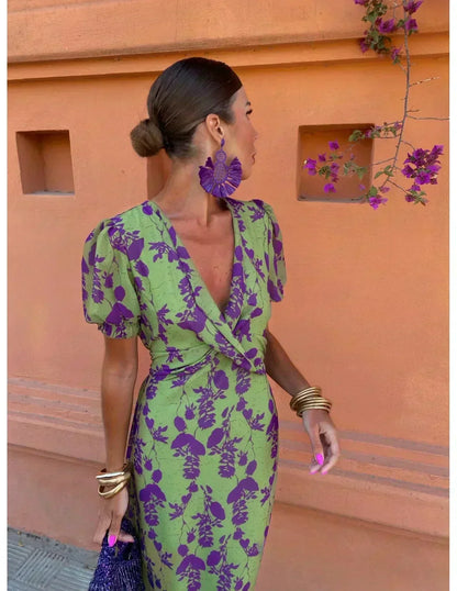Lucinda - Boho V-Neck Floral Pleated Dress